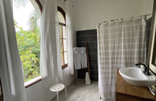 Cabrera House | El Castillo Tropical
