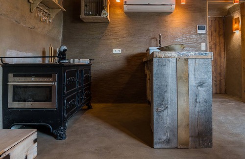 Erezee Cottage | El Clandestino - Boutique Cottage for Couples (Sauna + Jacuzzi)