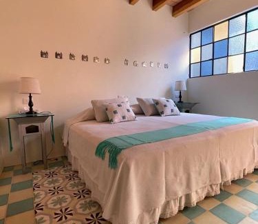 Ruta Independencia Bed & Breakfast | El Diablo y La Luna B&B