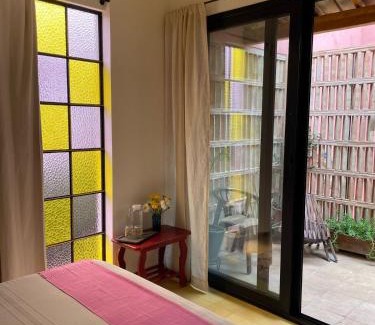 Ruta Independencia Bed & Breakfast | El Diablo y La Luna B&B