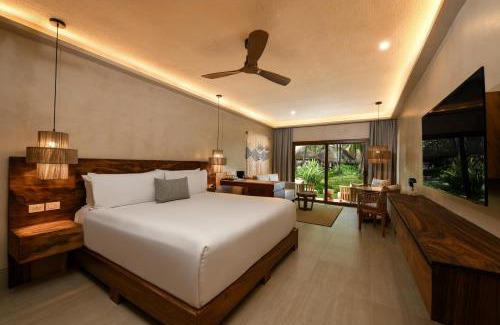 Villa Juarez Resort | El Dorado Royale, Catamarán, Cenote, All & More Inclusive Adults Only