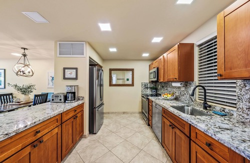 Kaanapali Condo | EL E102 New Listing Peaceful Remodeled Condo w Pool AC Beach Cabana Gym