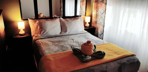 Barrio Ricos y Famosos Apartment | El Encanto Condominiums