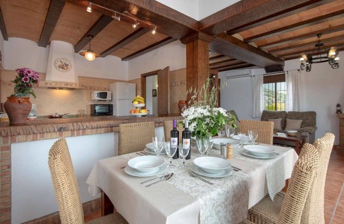 El Gastor Villa | El Huertecillo - Three Bedroom Villa, Sleeps 6