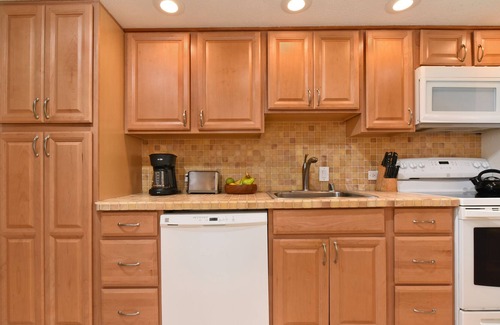 Kaanapali Condo | EL J109 Kaanapali Studio w AC Pool Near Beach