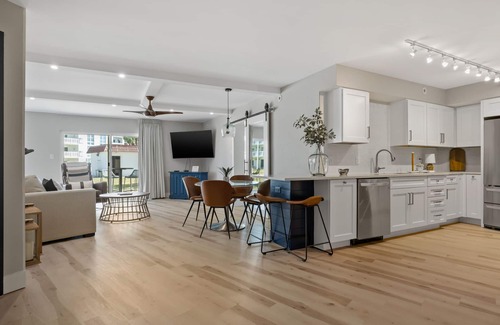 Fort Walton Beach Condo | El Matador 414 by Alicia Hollis Rentals Open Aug 9 FREE TICKETS! $300/Day