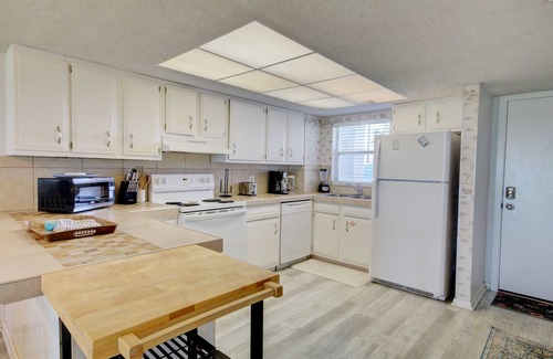 Fort Walton Beach Condo | El Matador 417 - FREE TICKETS! Your stay includes free tickets to many area attractions!