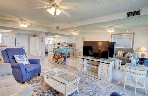Fort Walton Beach Condo | El Matador 417 - FREE TICKETS! Your stay includes free tickets to many area attractions!