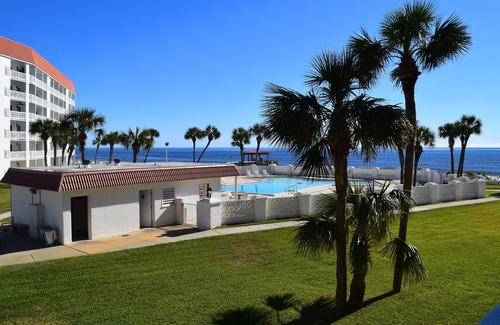 Fort Walton Beach Condo | El Matador 424 by Alicia Hollis Rentals Open Aug 9 FREE TICKETS! $300/Day