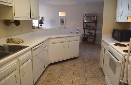 Fort Walton Beach Condo | El Matador 445 by Alicia Hollis Rentals Open Aug 17 FREE TICKETS! $300/Day