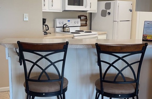 Fort Walton Beach Condo | El Matador 445 by Alicia Hollis Rentals Open Aug 17 FREE TICKETS! $300/Day