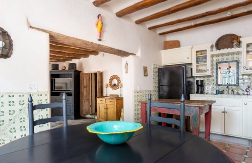 Tesuque House | El Nido Lane Tesuque | Fireplaces, Walk to Plaza