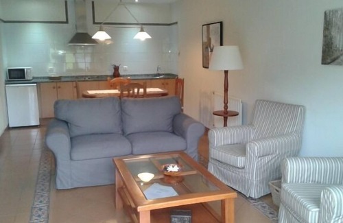 Soto de Luina Cottage | El Otero Apartments 2 bedrooms with garden and balcony