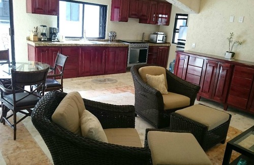 Puerto Morelos Apartment | El Pajarito Luxury Apartment with Pool and Detached Studio discount available