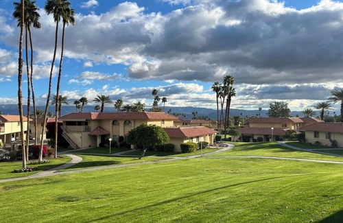 Palm Desert House | El Paseo, DeepCanyonTennisClub,12 tennis courts12 swimming pools 4 hot tub/spas