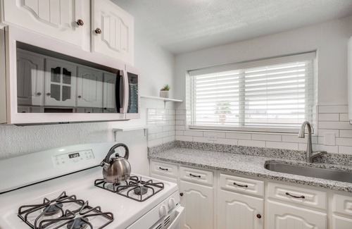 Biggs Field House | El Paso Home ~ 2 Mi to University Medical Center!