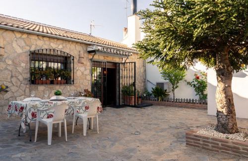Cuevas del Becerro House | El Pinsapo Casa Rural