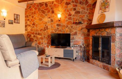 Cuevas del Becerro House | El Pinsapo Casa Rural