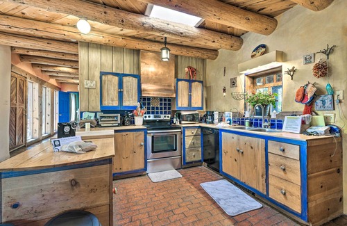 El Prado House | El Prado Home w/Hot Tub, Panoramic Mtn Views