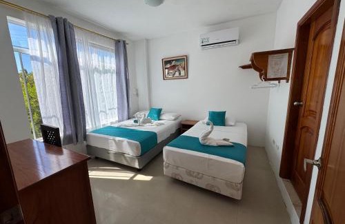 Puerto Villamil Hotel | El Rincón de George