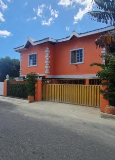 Tunapuna Apartment | El Rincón - El Jardín