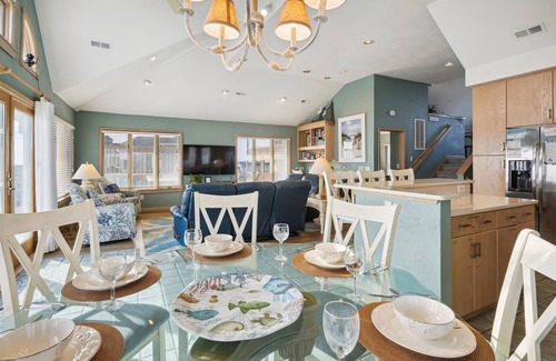 South Nags Head House | El Sueno -Beautifully Maintained 5BR Oceanfront with Hot Tub