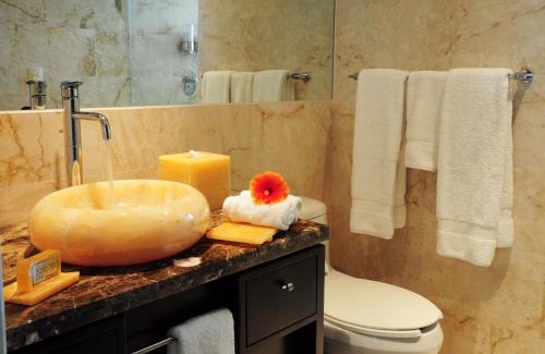 Downtown Hotel | El Taj Oceanfront and Beachside Condo Hotel