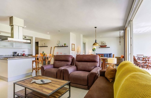 Las Jarretaderas Condo | El Tigre Deluxe, 2BD, Pool and Golf view and near Beaches!