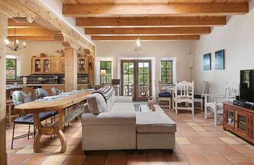 Tesuque House | El Torreon - Luxury Home, Serene Surroundings