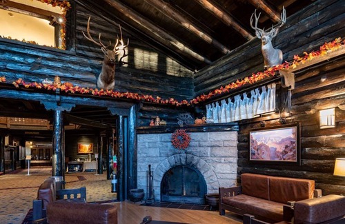 Grand Canyon Village Hotel | El Tovar - Inside the Park