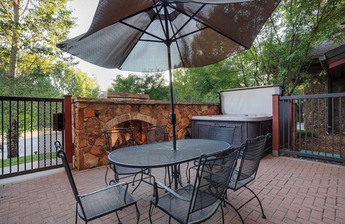Steamboat Springs Condo | EL5112 | Private Patio with Hot Tub | Close to Mtn | Air Chilling | Pools
