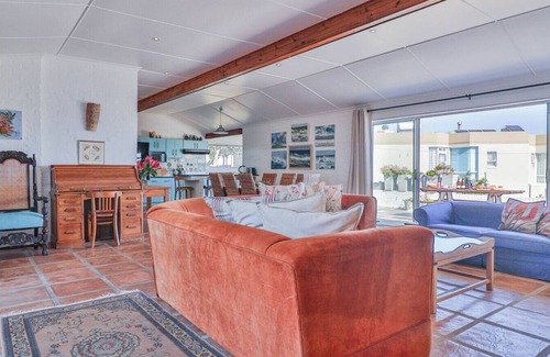 Onrus House | Elaine`s | Spectacular Ocean View | Pet friendly