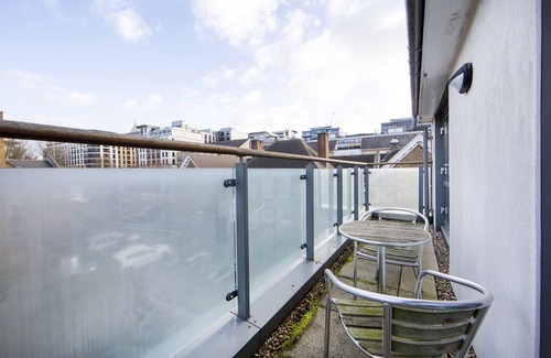 Sands End Apartment | ELBE STREET, FULHAM - 1 bed, 1 bath gated apartment with parking, and a lift
