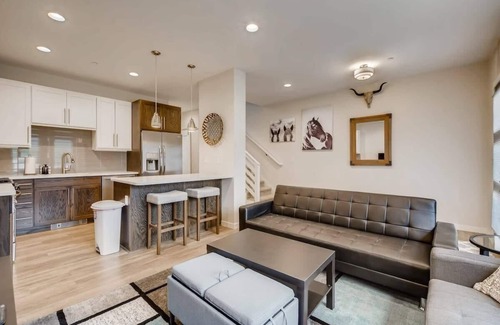 Georgetown House | Elbert's Escape/Sleeps 8/Lakefront Views, New Floors
