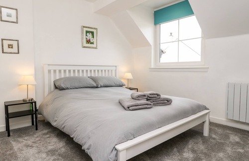 Craobh Haven Cottage | ELDER COTTAGE, family friendly, with a garden in Craobh Haven