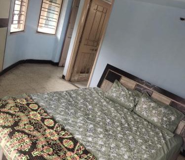 Kolhapur House | Elderly Friendly 3B Homestay at Shastri Nagar, near cricket stadium