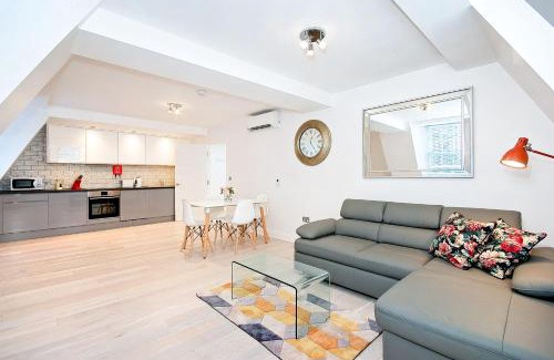 Temple House | Eldon Chambers Flat 2 by City Living London
