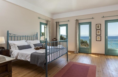 Kilada Villa | Electra Beachfront Villa
