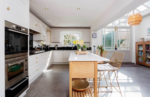 Wandsworth Common House | Electric Dreams, by Veeve