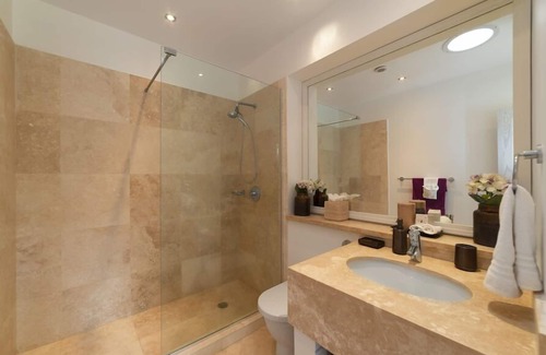 Mount Brevitor Villa | Elegance 3 bedroom townhouse in Barbados with plunge pool