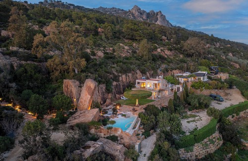 Bolonia House | "Elegance and Comfort at the Stone House - Finca Love Garden"