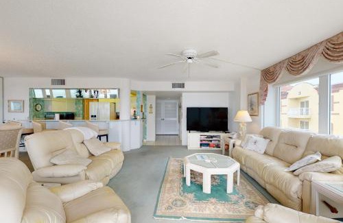 Daytona Beach Shores Apartment | Elegance by the Sea, Unit 701
