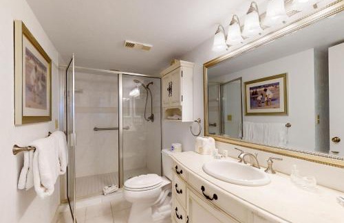 Daytona Beach Shores Apartment | Elegance by the Sea, Unit 701