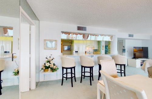 Daytona Beach Shores Apartment | Elegance by the Sea, Unit 701