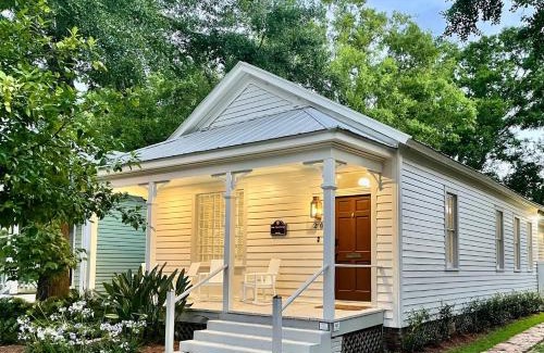 Seville Historic District House | Elegance & Charm 27 Steps To Old Christ Church
