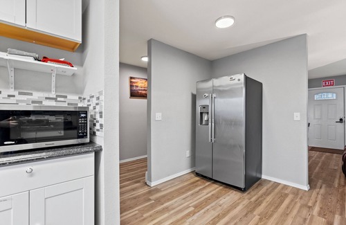 Anchorage House | Elegance &Ease Luxury Home 3-bedroom house in Anchorage with WiFi access