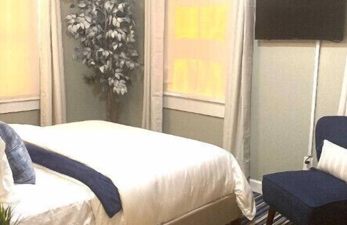 Sanford House | Elegance Meets Modern Comfort: Your Downtown Sanford Hideaway.