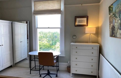 Hampstead Apartment | Elegant 1 bed flat - 30 secs from Hampstead Heath