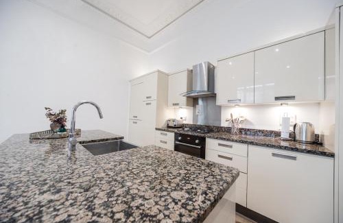 Queen's Gate Apartment | Elegant 1 Bedroom Flat in the Heart of Kensington