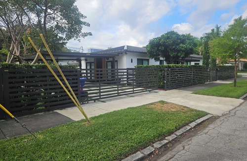 Coral Way House | Elegant 1-bedroom house with AC, WiFi in fantastic Miami
